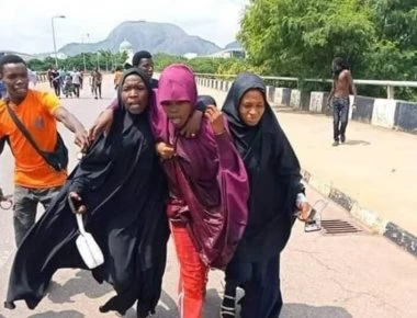 Επεισόδια μεταξύ αστυνομικών και σιιτών διαδηλωτών στη Νιγηρία - Αποκλείστηκε το κοινοβούλιο